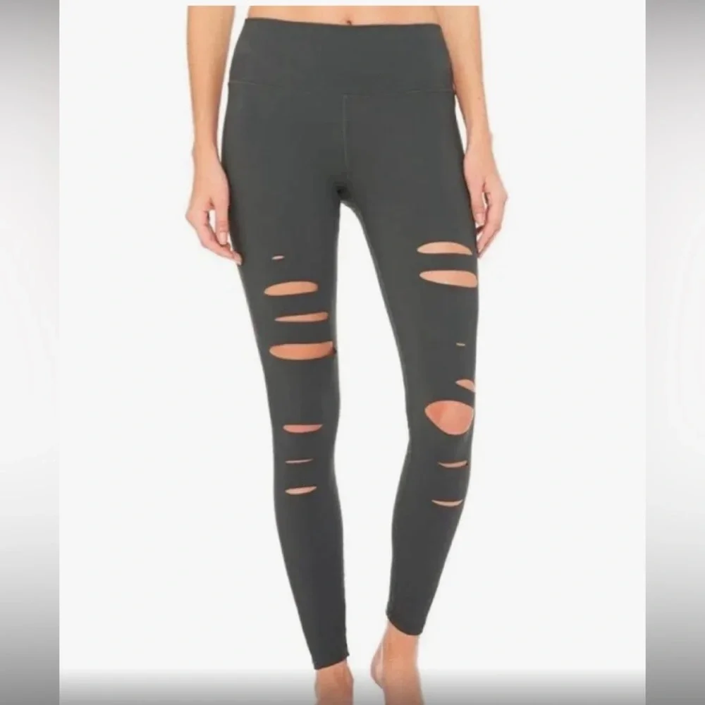 ALO Yoga High Waisted Warrior‎ ripped leggings!! Size S
